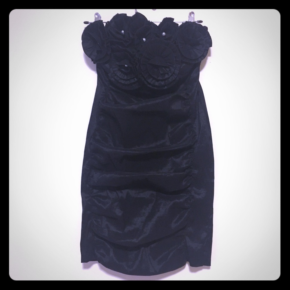 Black Flower Neck Line Strapless Cocktail Dress